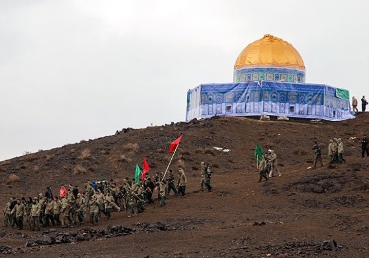 Plastic replica of the Dome of the Rock (Photo by: FARS)