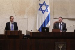 Opposition leader Issac Herzog addresses the Knesset plenum on the security situation, hours after three Israelis were killed in terror attacks, on October 13, 2015.