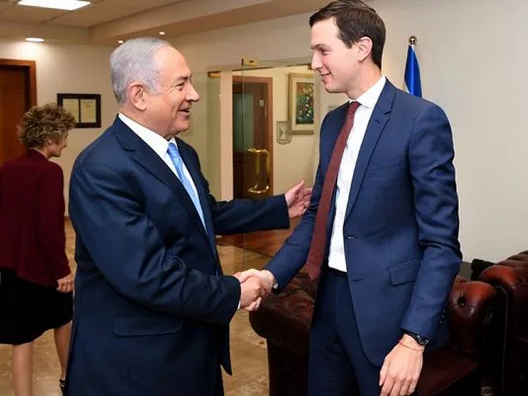 Presidential advisor Jared Kushner, right, meets with Israeli Prime Minister Benjamin Netanyahu in Jerusalem on June 22, 2018. (Photo: MATTY STERN / US EMBASSY JERUSALEM HANDOUT, EPA-EFE)