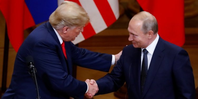US President Donald Trump and Russian President Vladimir Putin shake hands as they hold a joint news conference after their meeting in Helsinki, Finland on July 16, 2018. REUTERS/Leonhard Foeger