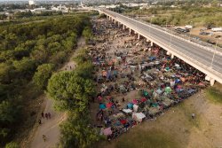 Thousands of migrants remain in Del Rio, Texas
