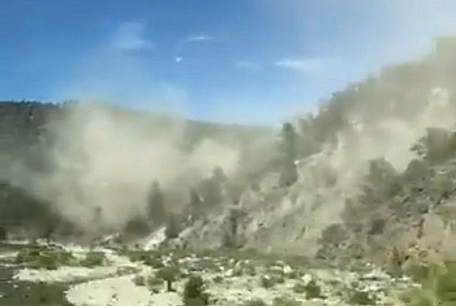 Dust caused by 6.0 earthquake