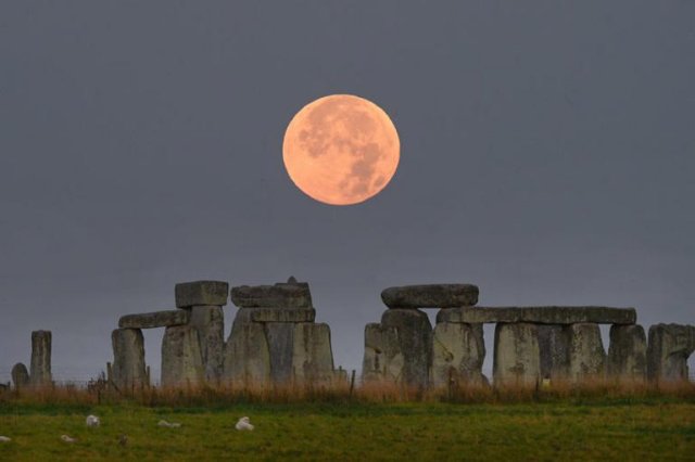 Harvest supermoon